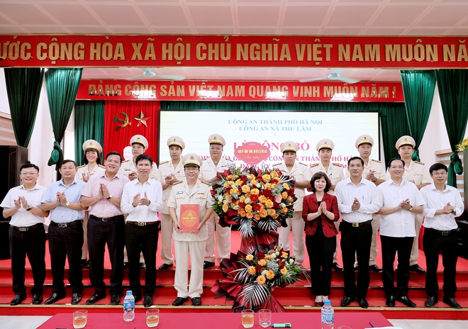 XÃ THƯ LÂM TỔ CHỨC HỘI NGHỊ CÔNG BỐ QUYẾT ĐỊNH THÀNH LẬP CÔNG AN XÃ, QUYẾT ĐỊNH THÀNH LẬP ĐẢNG BỘ CÔNG AN XÃ VÀ CÁC QUYẾT ĐỊNH THÀNH LẬP CHI BỘ TRỰC THUỘC ĐẢNG BỘ CÔNG AN XÃ- Ảnh 7.