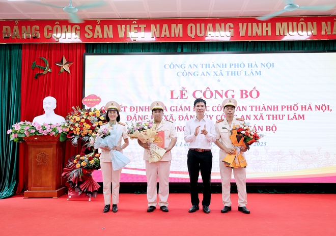 XÃ THƯ LÂM TỔ CHỨC HỘI NGHỊ CÔNG BỐ QUYẾT ĐỊNH THÀNH LẬP CÔNG AN XÃ, QUYẾT ĐỊNH THÀNH LẬP ĐẢNG BỘ CÔNG AN XÃ VÀ CÁC QUYẾT ĐỊNH THÀNH LẬP CHI BỘ TRỰC THUỘC ĐẢNG BỘ CÔNG AN XÃ- Ảnh 9.