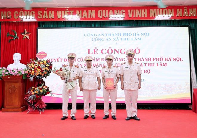 XÃ THƯ LÂM TỔ CHỨC HỘI NGHỊ CÔNG BỐ QUYẾT ĐỊNH THÀNH LẬP CÔNG AN XÃ, QUYẾT ĐỊNH THÀNH LẬP ĐẢNG BỘ CÔNG AN XÃ VÀ CÁC QUYẾT ĐỊNH THÀNH LẬP CHI BỘ TRỰC THUỘC ĐẢNG BỘ CÔNG AN XÃ- Ảnh 11.