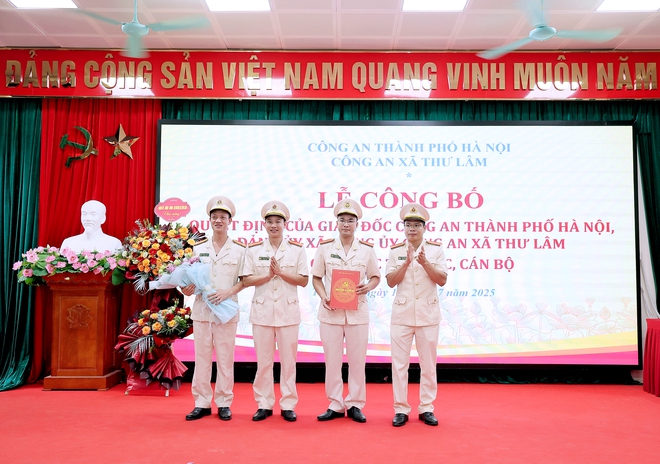 XÃ THƯ LÂM TỔ CHỨC HỘI NGHỊ CÔNG BỐ QUYẾT ĐỊNH THÀNH LẬP CÔNG AN XÃ, QUYẾT ĐỊNH THÀNH LẬP ĐẢNG BỘ CÔNG AN XÃ VÀ CÁC QUYẾT ĐỊNH THÀNH LẬP CHI BỘ TRỰC THUỘC ĐẢNG BỘ CÔNG AN XÃ- Ảnh 15.