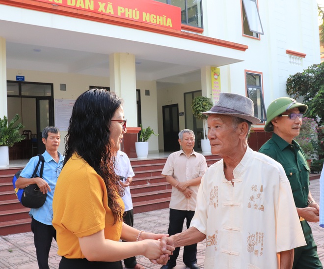 Xã Phú Nghĩa đưa đón 37 người có công đi điều dưỡng đợt 3 năm 2025- Ảnh 3.