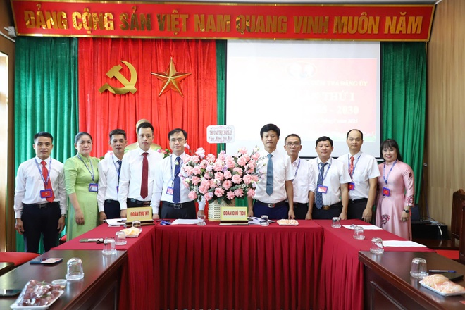 Các chi bộ tổ chức thành công Đại hội nhiệm kỳ 2025-2030- Ảnh 2.