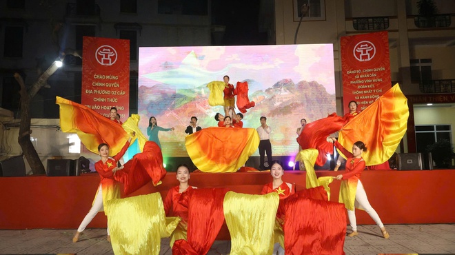 CHƯƠNG TRÌNH VĂN NGHỆ "VĨNH HƯNG – THỊNH VƯỢNG, VỮNG BỀN" CHÀO MỪNG PHƯỜNG VĨNH HƯNG CHÍNH THỨC ĐI VÀO HOẠT ĐỘNG- Ảnh 2.
