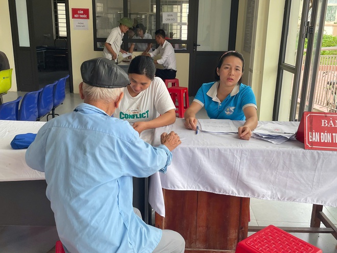 Hòa Phú: Khám, chăm sóc sức khỏe cho đối tượng chính sách nhân kỷ niệm 78 năm ngày Thương binh liệt sĩ (27/7/1947 – 27/7/2025)- Ảnh 5.