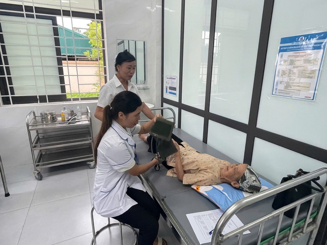 Hòa Phú: Khám, chăm sóc sức khỏe cho đối tượng chính sách nhân kỷ niệm 78 năm ngày Thương binh liệt sĩ (27/7/1947 – 27/7/2025)- Ảnh 3.
