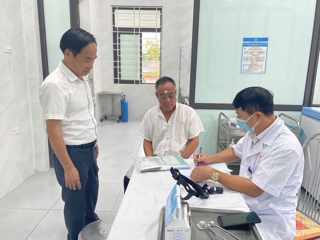 Hòa Phú: Khám, chăm sóc sức khỏe cho đối tượng chính sách nhân kỷ niệm 78 năm ngày Thương binh liệt sĩ (27/7/1947 – 27/7/2025)- Ảnh 1.