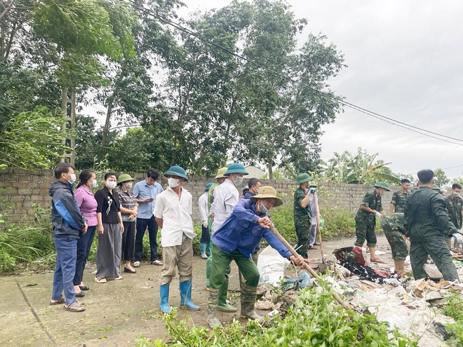 Các đồng chí lãnh đạo xã Hòa Phú tăng cường chỉ đạo, động viên các lực lượng tham gia phòng, chống thiên tai

- Ảnh 3.