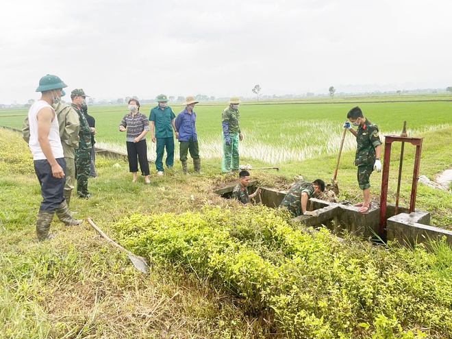 Các đồng chí lãnh đạo xã Hòa Phú tăng cường chỉ đạo, động viên các lực lượng tham gia phòng, chống thiên tai

- Ảnh 4.