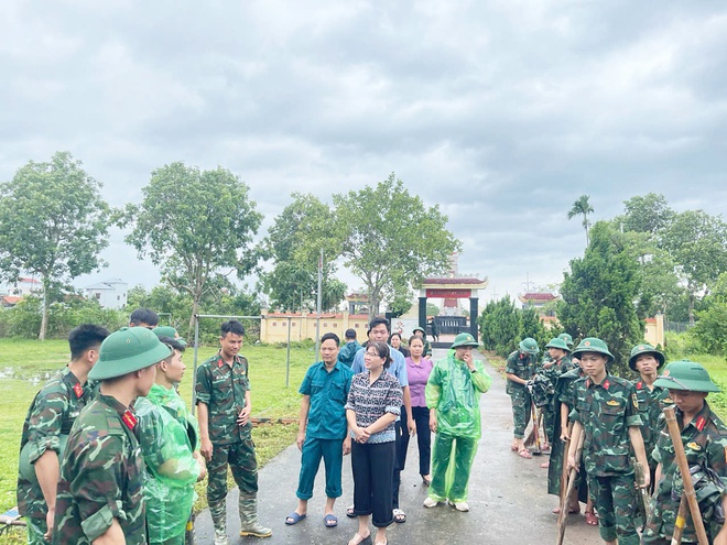 Các đồng chí lãnh đạo xã Hòa Phú tăng cường chỉ đạo, động viên các lực lượng tham gia phòng, chống thiên tai

- Ảnh 6.