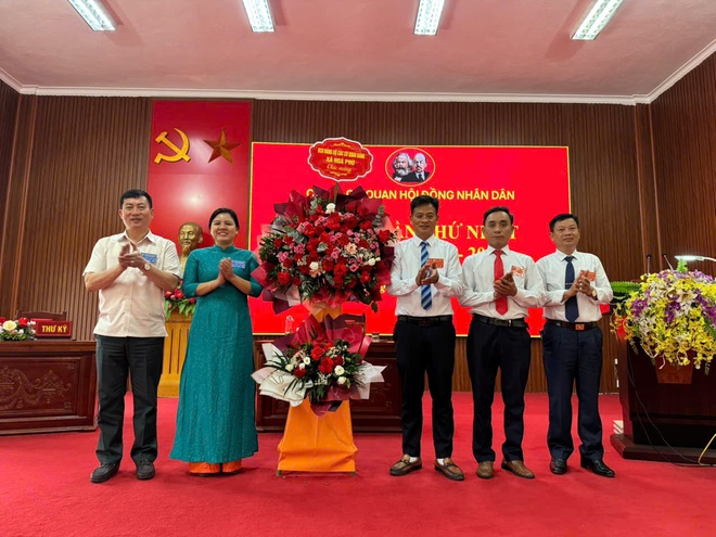 Chi bộ Cơ quan HĐND xã long trọng tổ chức Đại hội chi bộ, nhiệm kỳ 2025 - 2030- Ảnh 2.