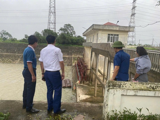 Xã Hồng Vân ứng phó với hoàn lưu bão số 3- Ảnh 2.