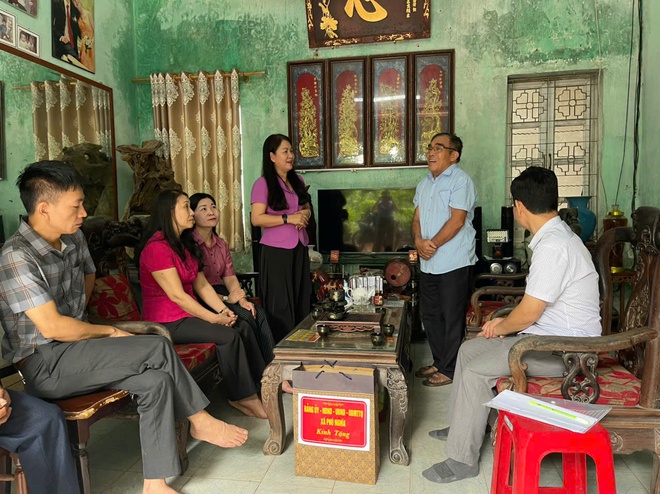 Xã Phú Nghĩa tổ chức 6 Đoàn đi thăm và tặng quà người có công, gia đình chính sách trên địa bàn nhân dịp kỷ niệm 78 năm Ngày Thương binh - Liệt sĩ (27/7/1947 - 27/7/2025)- Ảnh 20.