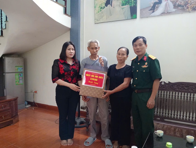 Xã Phú Nghĩa tổ chức 6 Đoàn đi thăm và tặng quà người có công, gia đình chính sách trên địa bàn nhân dịp kỷ niệm 78 năm Ngày Thương binh - Liệt sĩ (27/7/1947 - 27/7/2025)- Ảnh 17.