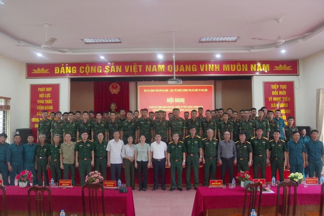BỘ TƯ LỆNH THỦ ĐÔ HÀ NỘI THĂM VÀ TẶNG QUÀ TIỂU ĐOÀN TRINH SÁT THỰC HIỆN NHIỆM VỤ HÀNH QUÂN DÃ NGOẠI LÀM CÔNG TÁC DÂN VẬN NĂM 2025.- Ảnh 2.