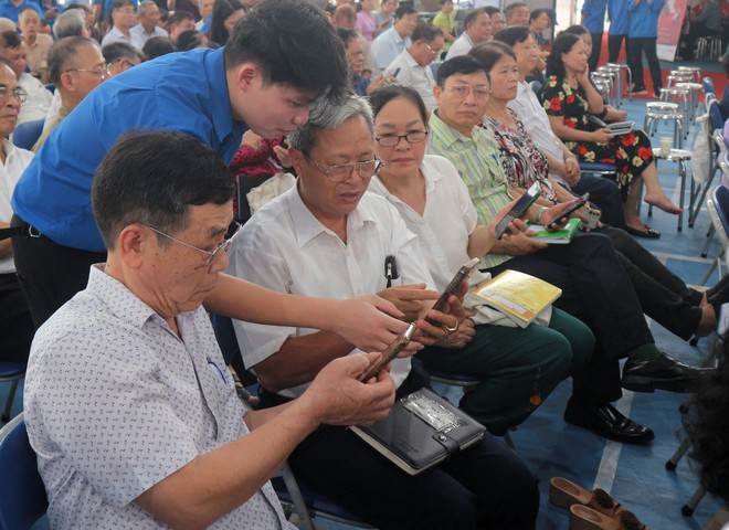 Khương Đình: Phát động phong trào “Bình dân học vụ số” và thi đua chuyển đổi số- Ảnh 6.