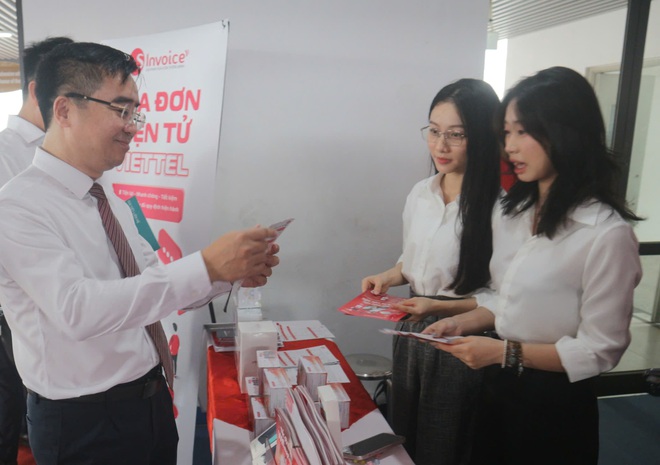 Khương Đình: Phát động phong trào “Bình dân học vụ số” và thi đua chuyển đổi số- Ảnh 16.