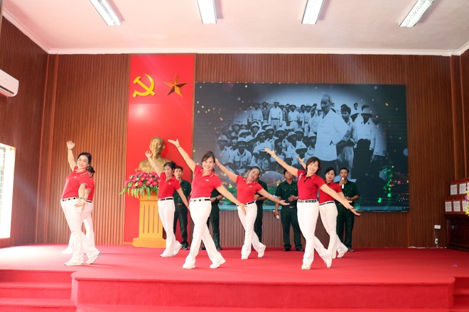 Xã Hòa Phú: Tổ chức Hội nghị gặp mặt người có công với cách mạng, thân nhân liệt sĩ tiêu biểu trên địa bàn xã- Ảnh 17.