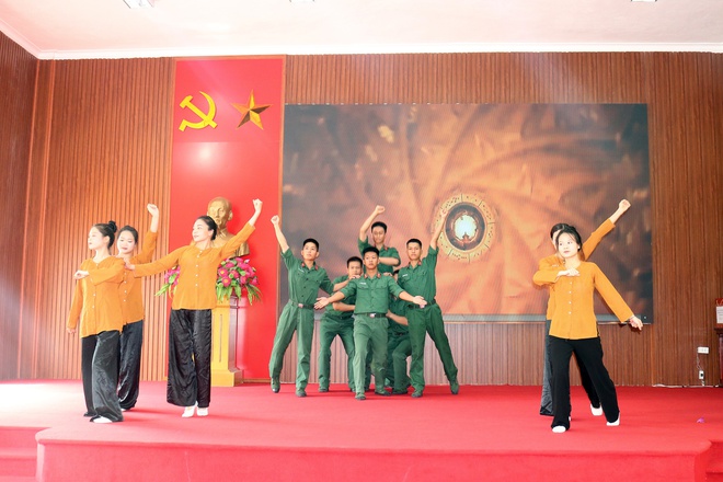 Xã Hòa Phú: Tổ chức Hội nghị gặp mặt người có công với cách mạng, thân nhân liệt sĩ tiêu biểu trên địa bàn xã- Ảnh 18.