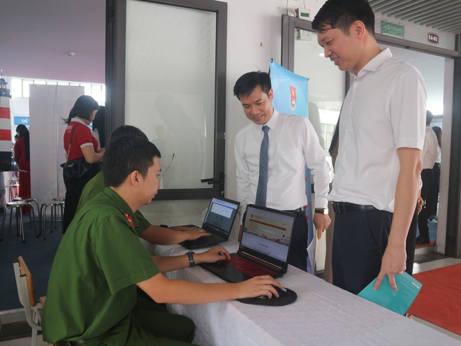 Khương Đình: Phát động phong trào “Bình dân học vụ số” và thi đua chuyển đổi số- Ảnh 18.