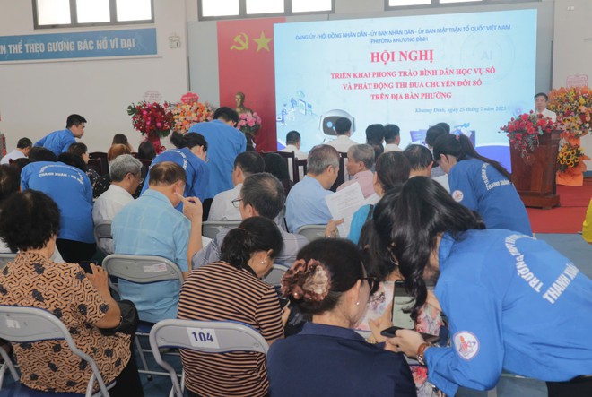 Khương Đình: Phát động phong trào “Bình dân học vụ số” và thi đua chuyển đổi số- Ảnh 11.