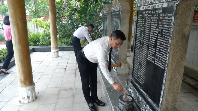 Xã Thanh Oai dâng hương tưởng niệm các Anh hùng liệt sĩ nhân kỷ niệm 78 năm ngày thương binh liệt sĩ (27/7/1947-27/7/2025)- Ảnh 5.