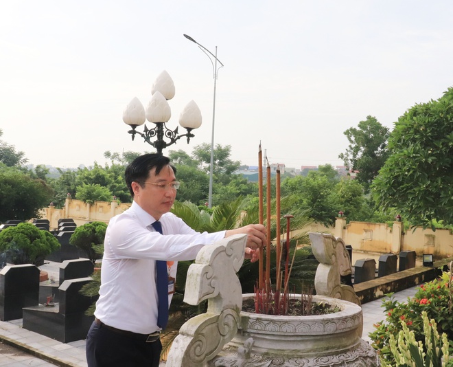 Xã Phú Nghĩa tổ chức Lễ dâng hương tưởng niệm các anh hùng liệt sĩ nhân dịp kỷ niệm 78 năm ngày Thương binh – Liệt sĩ (27/7/1947 – 27/7/2025)- Ảnh 3.