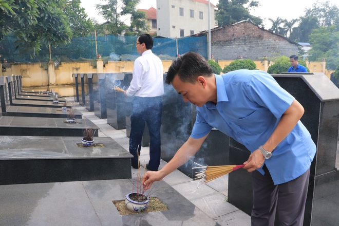 Xã Phú Nghĩa tổ chức Lễ dâng hương tưởng niệm các anh hùng liệt sĩ nhân dịp kỷ niệm 78 năm ngày Thương binh – Liệt sĩ (27/7/1947 – 27/7/2025)- Ảnh 10.