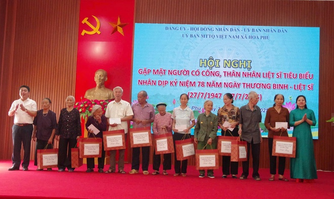 Xã Hòa Phú: Tổ chức Hội nghị gặp mặt người có công với cách mạng, thân nhân liệt sĩ tiêu biểu trên địa bàn xã- Ảnh 5.