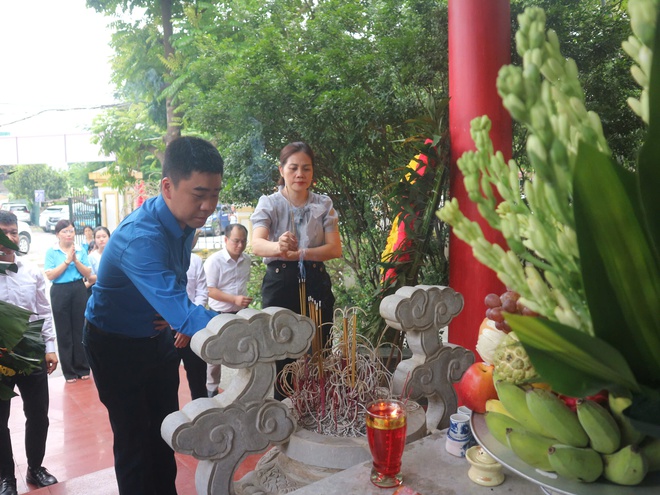 Khương Đình: Trang nghiêm lễ dâng hương tưởng niệm các anh hùng liệt sĩ- Ảnh 8.