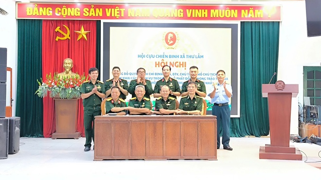 HỘI CỰU CHIẾN BINH XÃ THƯ LÂM TỔ CHỨC HỘI NGHỊ CÔNG BỐ QUYẾT ĐỊNH CHỈ ĐỊNH CÁC CHỨC DANH CHỦ CHỐT VÀ PHÁT ĐỘNG PHONG TRÀO THI ĐUA CHÀO MỪNG ĐẠI HỘI ĐẠI BIỂU ĐẢNG BỘ XÃ THƯ LÂM LẦN THỨ I, NHIỆM KỲ 2025-2030.- Ảnh 11.
