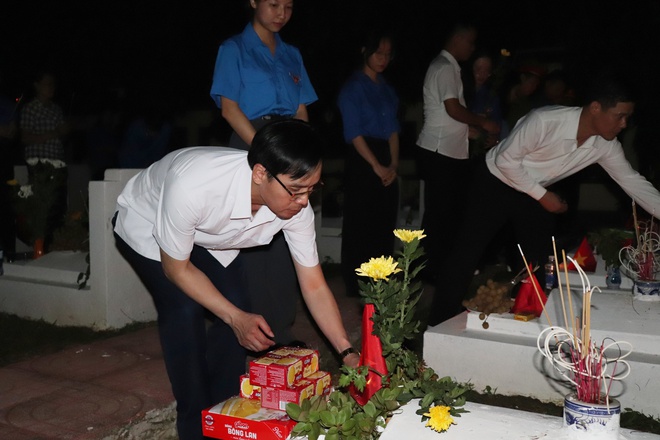 Xã Phú Nghĩa tổ chức Lễ thắp nến tri ân các Anh hùng liệt sỹ nhân dịp kỷ niệm 78 năm Ngày Thương binh – Liệt sỹ (27/7/1947-27/7/2025)- Ảnh 3.