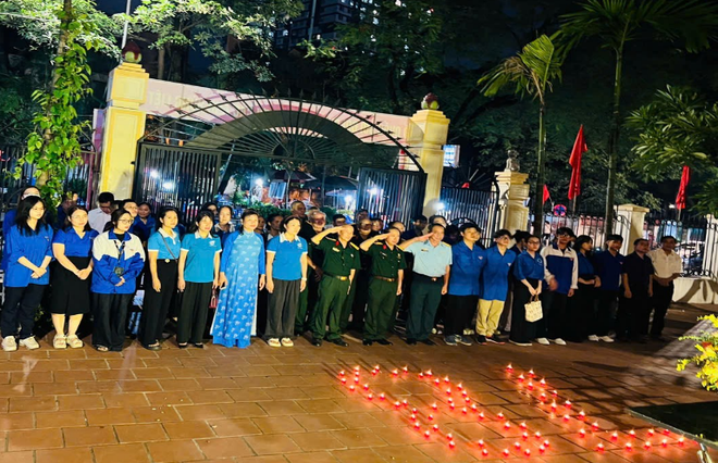 Chùm hoạt động tri ân của Mặt trận Tổ quốc và Hội Liên hiệp Phụ nữ phường Khương Đình nhân dịp kỷ niệm 78 năm Ngày Thương binh - Liệt sĩ- Ảnh 4.