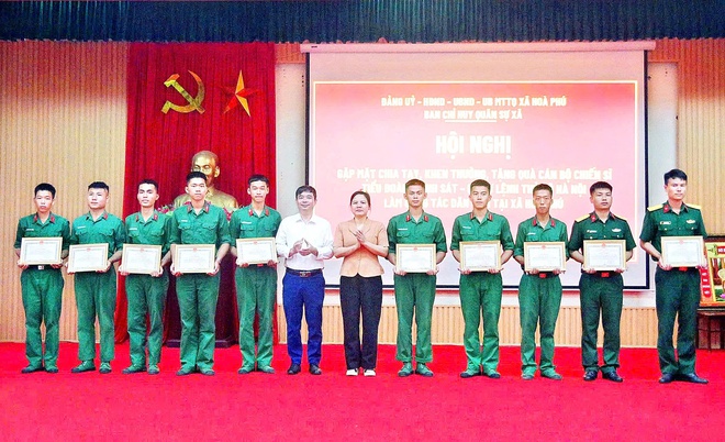 Hội nghị gặp mặt, chia tay, khen thưởng và tặng quà các chiến sĩ Tiểu đoàn Trinh sát 20 – Bộ Tư lệnh Thủ đô Hà Nội- Ảnh 6.