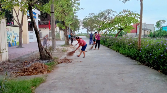 Xã Hòa Phú: Triển khai công tác tổng vệ sinh môi trường hưởng ứng kỷ niệm 80 năm Cách mạng tháng Tám thành công (19/8/1945 – 19/8/2025) và Quốc khánh nước Cộng hòa xã hội chủ nghĩa Việt Nam (02/9/1945 – 02/9/2025) - Ảnh 1.