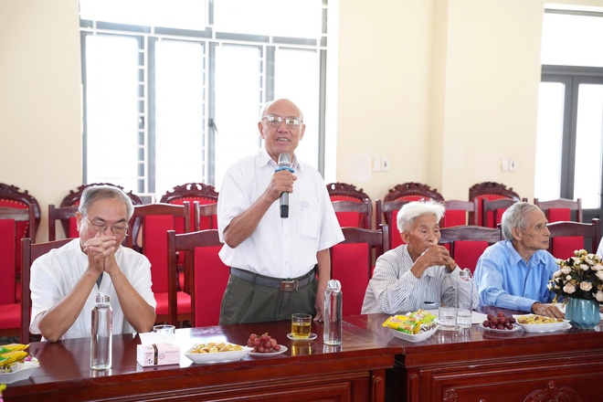 Xã Hòa Phú: Hội nghị xin ý kiến đóng góp ý kiến vào dự thảo báo cáo chính trị trình Đại hội đại biểu Đảng bộ xã Hòa Phú lần thứ I

- Ảnh 5.