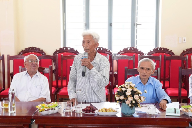 Xã Hòa Phú: Hội nghị xin ý kiến đóng góp ý kiến vào dự thảo báo cáo chính trị trình Đại hội đại biểu Đảng bộ xã Hòa Phú lần thứ I

- Ảnh 7.