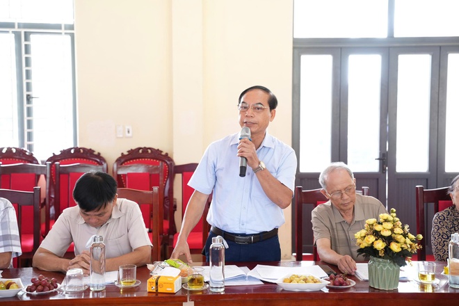 Xã Hòa Phú: Hội nghị xin ý kiến đóng góp ý kiến vào dự thảo báo cáo chính trị trình Đại hội đại biểu Đảng bộ xã Hòa Phú lần thứ I

- Ảnh 9.