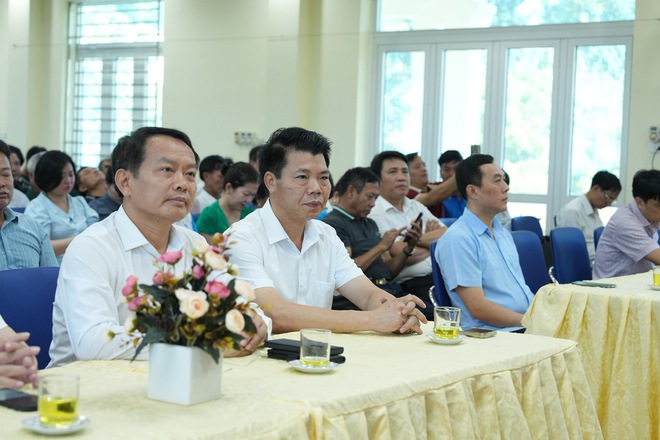 UBND PHƯỜNG YÊN NGHĨA TỔ CHỨC TẬP HUẤN ỨNG DỤNG CÔNG NGHỆ SỐ VÀ TRÍ TUỆ NHÂN TẠO (AI) CHO CÁN BỘ, CÔNG CHỨC VÀ TỔ CÔNG NGHỆ SỐ CỘNG ĐỒNG- Ảnh 1.