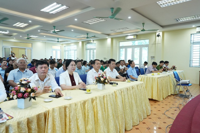 UBND PHƯỜNG YÊN NGHĨA TỔ CHỨC TẬP HUẤN ỨNG DỤNG CÔNG NGHỆ SỐ VÀ TRÍ TUỆ NHÂN TẠO (AI) CHO CÁN BỘ, CÔNG CHỨC VÀ TỔ CÔNG NGHỆ SỐ CỘNG ĐỒNG- Ảnh 4.