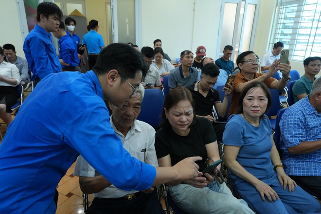 UBND PHƯỜNG YÊN NGHĨA TỔ CHỨC TẬP HUẤN ỨNG DỤNG CÔNG NGHỆ SỐ VÀ TRÍ TUỆ NHÂN TẠO (AI) CHO CÁN BỘ, CÔNG CHỨC VÀ TỔ CÔNG NGHỆ SỐ CỘNG ĐỒNG- Ảnh 7.