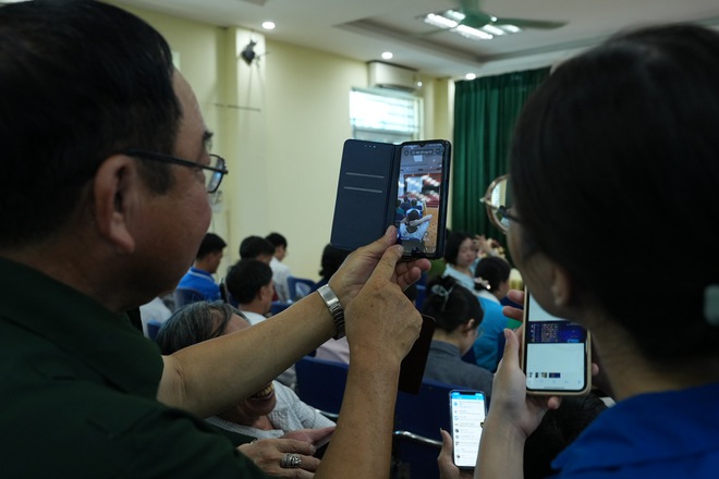 UBND PHƯỜNG YÊN NGHĨA TỔ CHỨC TẬP HUẤN ỨNG DỤNG CÔNG NGHỆ SỐ VÀ TRÍ TUỆ NHÂN TẠO (AI) CHO CÁN BỘ, CÔNG CHỨC VÀ TỔ CÔNG NGHỆ SỐ CỘNG ĐỒNG- Ảnh 8.