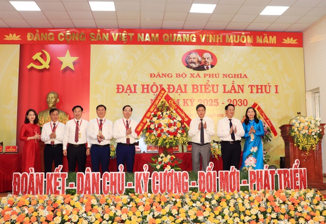 Một số hình ảnh tại Đại hội đại biểu Đảng bộ xã Phú Nghĩa lần thứ I, nhiệm kỳ 2025 - 2030- Ảnh 4.