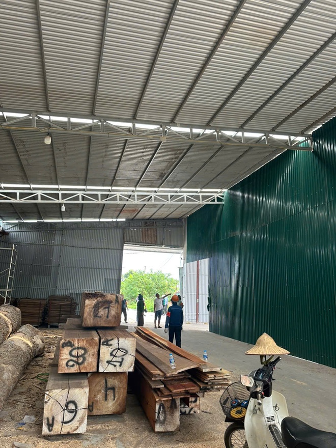 UBND Xã Ngọc Hồi tổ chức cưỡng chế buộc thực hiện biện pháp khắc phục hậu quả  đối với các trường hợp vi phạm tại xã Ngọc Hồi- Ảnh 12.