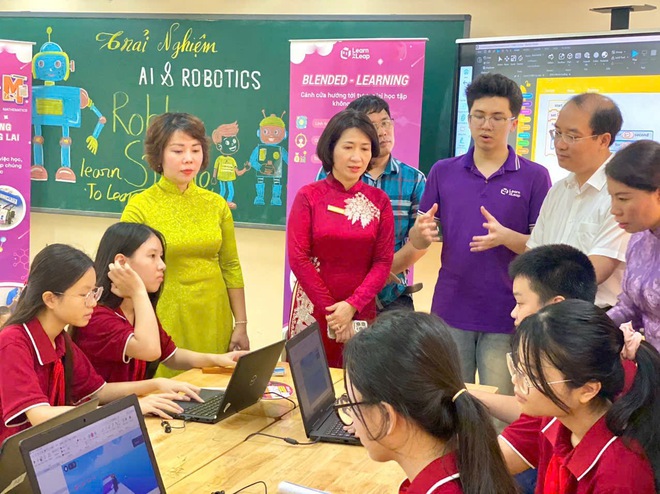 NGÀY HỘI TRẢI NGHIỆM TRÍ TUỆ NHÂN TẠO (AI) VÀ ROBOTICS TẠI TRƯỜNG THCS VĨNH HƯNG- Ảnh 5.