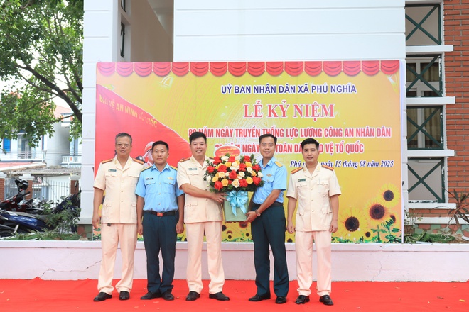 Phú Nghĩa tổ chức Lễ kỷ niệm 80 năm ngày truyền thống Công an nhân dân; 20 năm Ngày hội Toàn dân bảo vệ an ninh Tổ quốc- Ảnh 14.