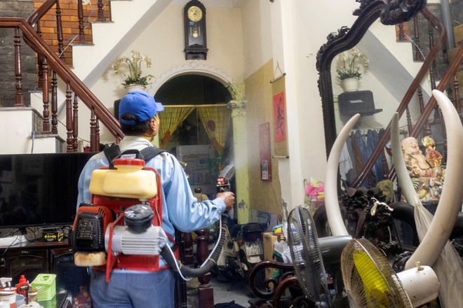 Khương Đình: Tổ chức phun hóa chất diệt muỗi phòng chống sốt xuất huyết- Ảnh 5.