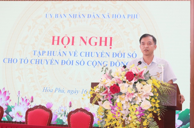 UBND xã Hòa Phú: Tổ chức Hội nghị tập huấn chuyển đổi số năm 2025- Ảnh 1.