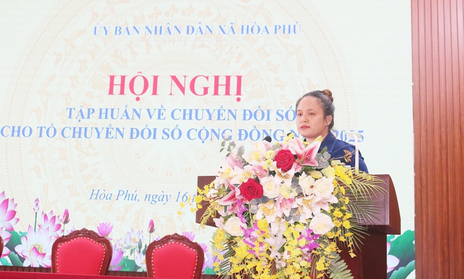 UBND xã Hòa Phú: Tổ chức Hội nghị tập huấn chuyển đổi số năm 2025- Ảnh 4.