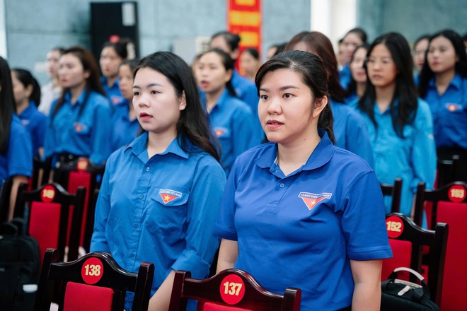 QUỐC KỲ VIỆT NAM: SỨC MẠNH TINH THẦN CỦA DÂN TỘC, NIỀM TỰ HÀO CỦA NHÂN DÂN- Ảnh 5.