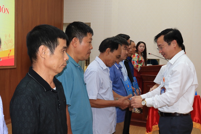 Phú Nghĩa: Sơ kết 20 ngày đầu thực hiện Chiến dịch “45 ngày đêm ra quân hỗ trợ hoạt động chuyển đổi số tại các xã, phường trong giai đoạn đầu vận hành mô hình chính quyền địa phương hai cấp”- Ảnh 4.